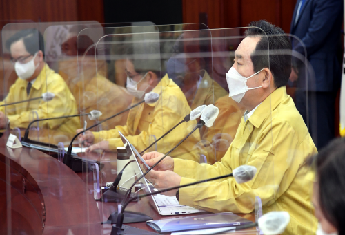정세균 국무총리가 1일 오전 서울 종로구 정부서울청사에서 열린 코로나19 대응 중대본 회의에서 발언하고 있다. [사진=국무조정실]