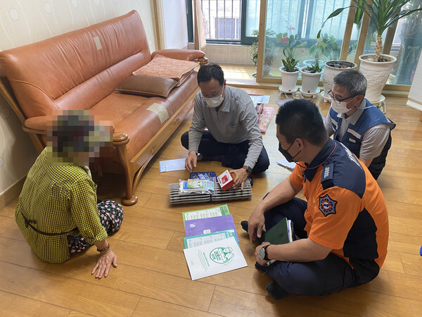 용인소방서는 독거노인 대상으로 소방안전교육 실시 [사진=용인소방서]