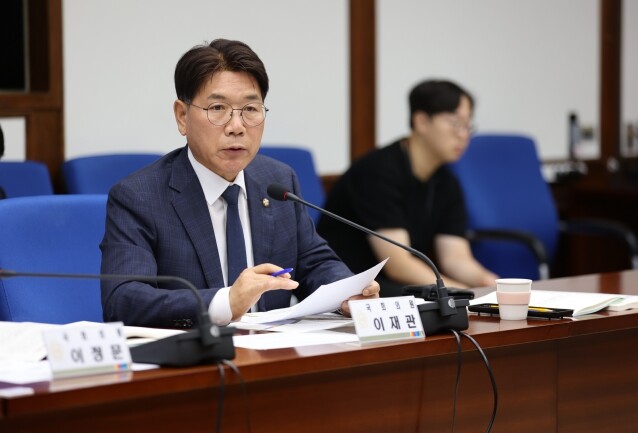 이재관 의원, 디스플레이 산업 경쟁력...