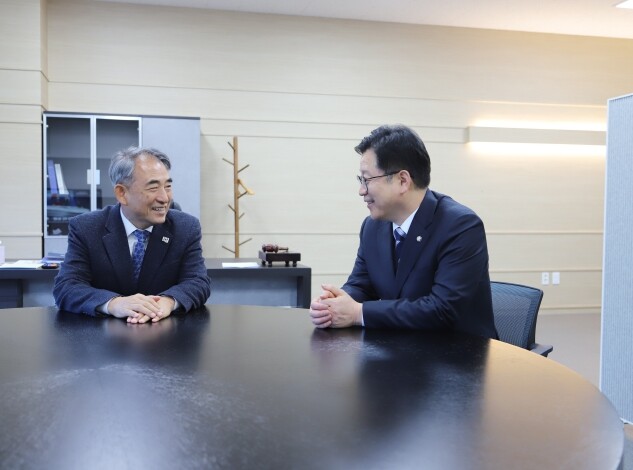 안호영·윤준병 의원, 전북도당 산하 ...