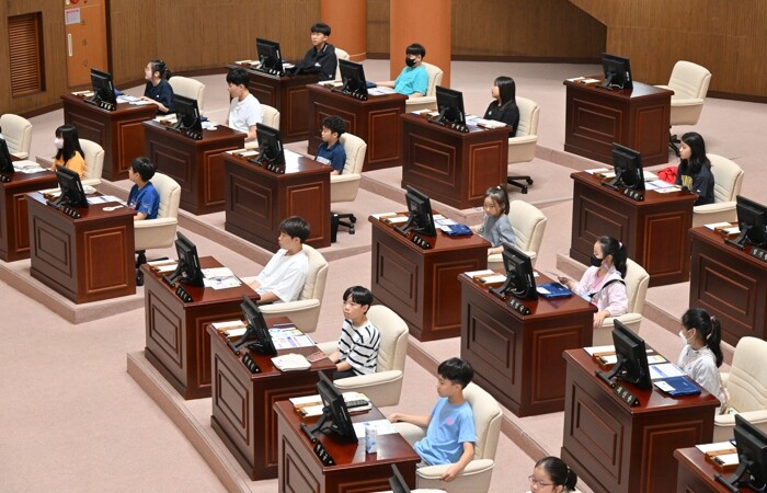 “진주시의회, 겨울방학에도 반갑-데이...