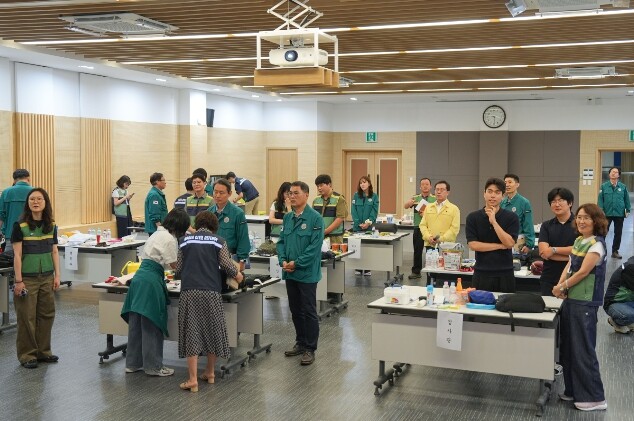 강원특별자치도교육청, 비상용 배낭꾸리...